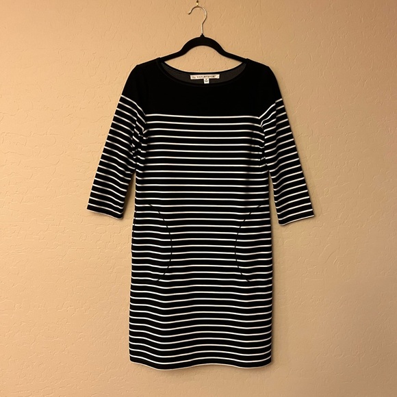 Max Studio Black & White Striped 3/4 Sleeve Shift Dress - Picture 12 of 15